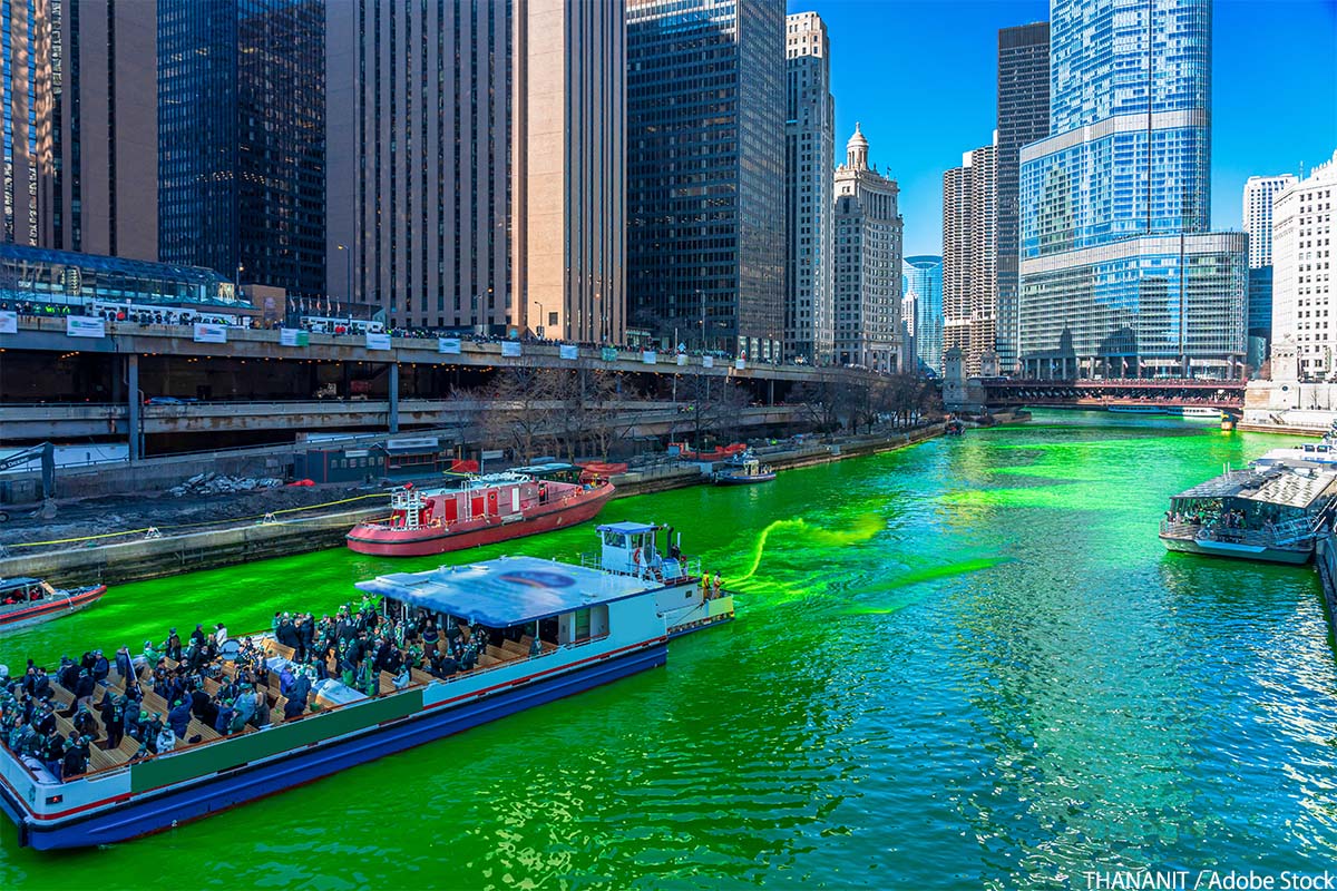 聖パトリックの祝日とは 緑色に染まるシカゴ川と環境の関係
